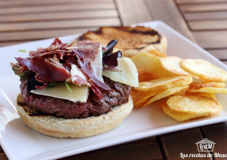 Hamburguesa de jamón ibérico y queso curado