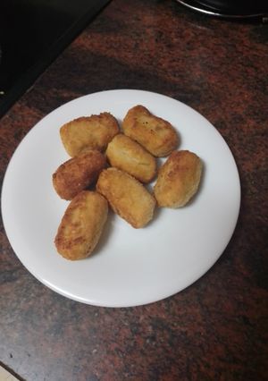 Una foto de Croquetas de fogonero y langostinos