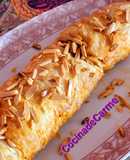 Brazo de hojaldre crujiente relleno de queso, sobrasada y miel