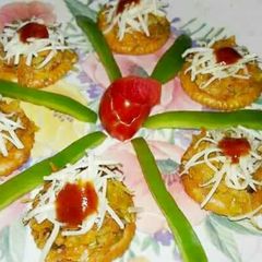 A picture of Monaco cheese bites.