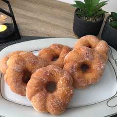 Una foto de Donuts en forma de flor