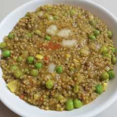 બાજરી ની ખીચડી (Bajri Khichdi Recipe In Gujarati) રેસીપી મુખ્ય ફોટો