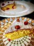 Clafoutis de cerezas con fresas silvestres
