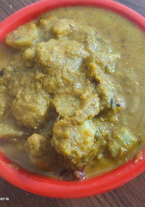 A picture of Spicy banana curry.