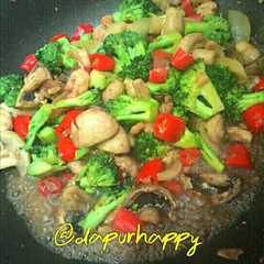 รูปของ Tumis brokoli ca jamur #sarapan day5
