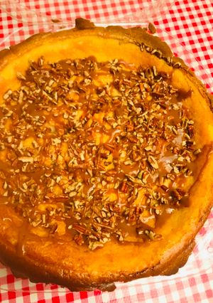 Una foto de Pay de queso con toppings