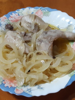 Una foto de Codornices encebolladas