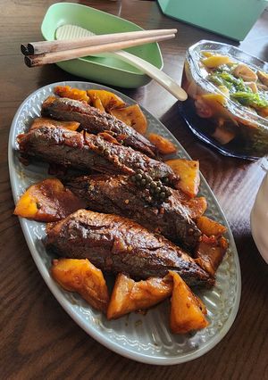 Hình của món Cá nục 1 nắng kho dứa.