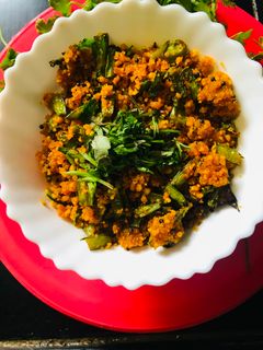 गवार भरडा भाजी (Gavar Bharda Bhaji Recipe In Marathi) रेसिपी चे मुख्य फोटो 