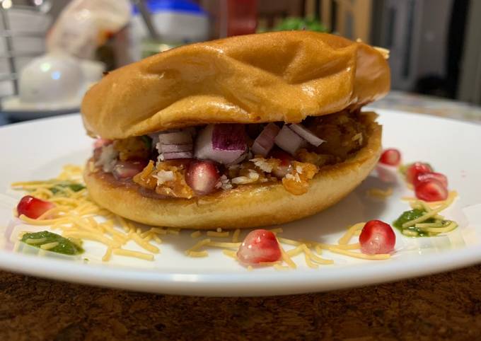 Simple Way to Prepare Super Quick Homemade Daabeliiiiii😄 (Dabeli / Daabeli)