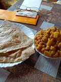 পরোটা আর ঘুগনি