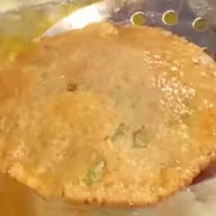 A picture of Kuttu ki aloo puri (buckwheat).