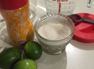 Una foto de Suero Oral de Limón- Hidratante Natural