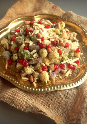 A picture of Makhana Bhel - Healthy weightloss recipe.