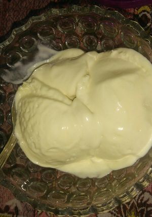 A picture of Mango ice-cream.