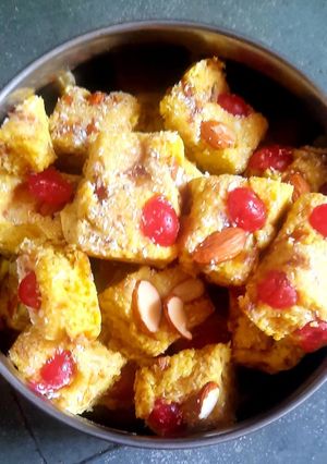 चना गुलकंद बर्फी (chana gulkand barfi recipe in Hindi) रेसिपी मुख्य फोटो
