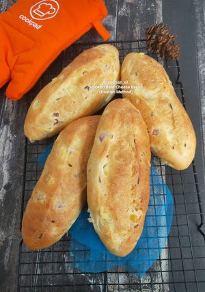 Foto resep Roti Smoked Beef Keju Metode Poolish