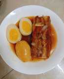 Thịt ba chỉ kho hột vịt