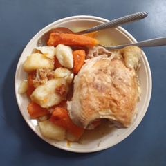 A picture of Basic whole Chicken roast Dinner.