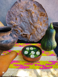 Una foto de Sopa con flor de calabaza (Sopa yua tibasha yi yiqui yutia)