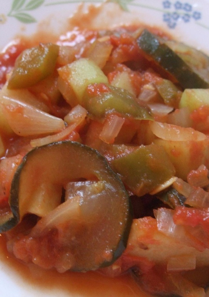 Una foto de Guiso de tomate (Ratatouille)
