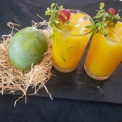 A picture of Mango iced tea.