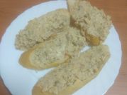 Una foto de tostadas de pollo