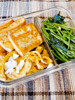 便當菜|金沙腐皮+香煎豆腐 的食譜成品照片