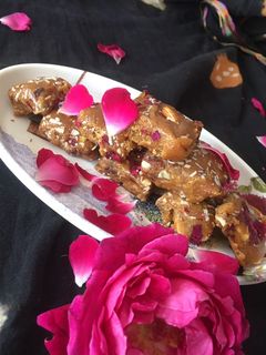 ગુલાબપાક(Gulabpak Recipe In Gujarati) રેસીપી મુખ્ય ફોટો