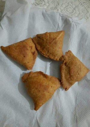 A picture of Aloo samosaa.