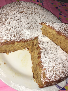 Una foto de Bizcocho de plátano 🍰🍌 (muy jugoso y sin aceite)