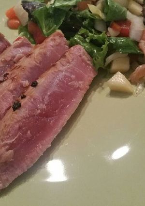 A picture of Tuna tataki with white miso.