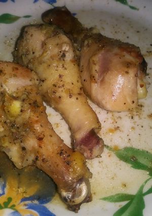 A picture of Baked Garlic Chicken Legs.