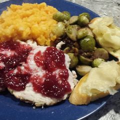 A picture of Thanksgiving dinner.