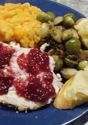 A picture of Thanksgiving dinner.