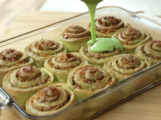 Klepon Cinnamon Roll Devina Hermawan