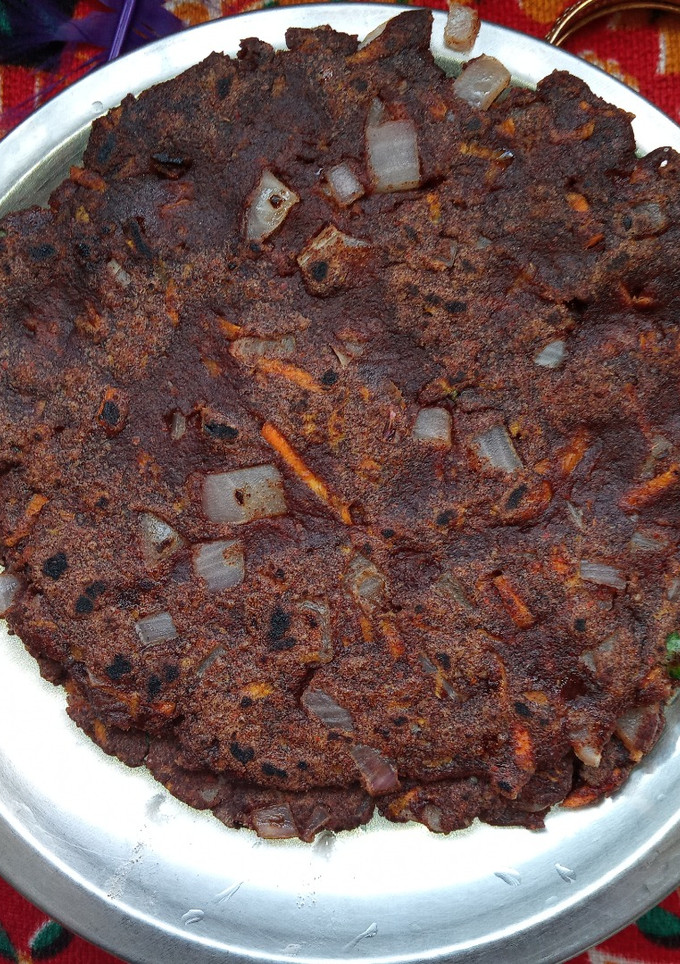 ராகி ரொட்டி (Raagi roti recipe in tamil) செய்முறை முக்கிய புகைப்படம்