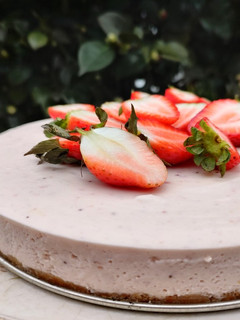 Una foto de Cheesecake de frutillas sin horno 🍓