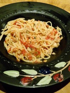 A picture of Pasta with garlic and clam wine sauce.