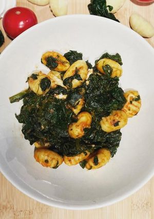 Une photo de Gnocchis au chèvre et épinards-sauce tomate