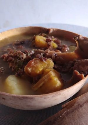 Una foto de Sancocho de Guandú con costilla de res
