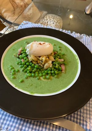 Une photo de Cuisses de grenouilles aux petit pois sauce persil