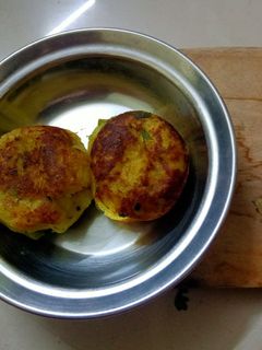 ફરાળી પેટીસ(farali patis recipe in Gujarati) રેસીપી મુખ્ય ફોટો