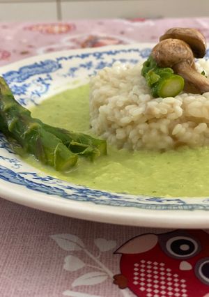A picture of Risotto with Asparagus Cream and Mushrooms.
