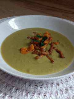 Una foto de Crema de guisantes y calabaza