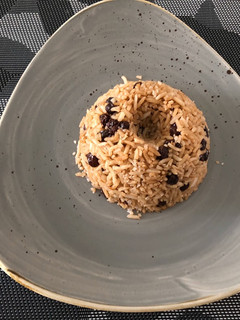 Una foto de Arroz moreno con pasas