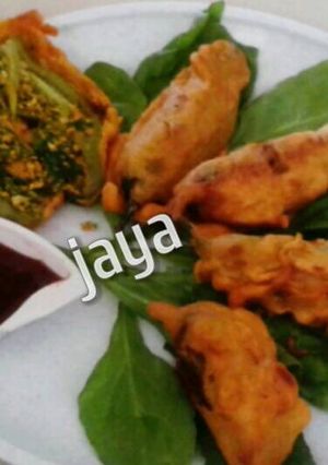 पालक के मिर्ची वाडे (Palak ke Mirchi Wade recipe in hindi) रेसिपी मुख्य फोटो