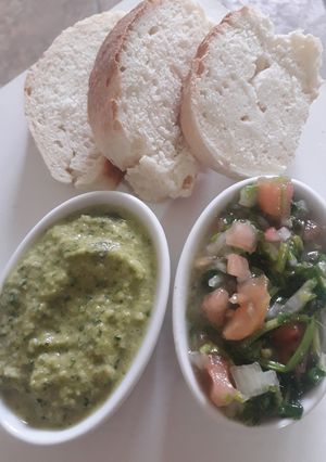 Una foto de Pebre chileno