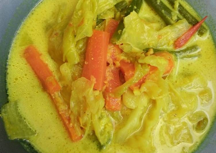 Gulai kuning aneka sayur