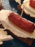 Pincho de pan de centeno y chistorra